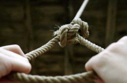 NEFTÇALADA 80 YAŞLI KIŞI INTIHAR EDIB