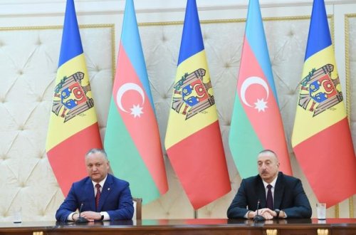 İlham Əliyev və İqor Dodon mətbuat üçün bəyanatla çıxış ediblər - FOTO