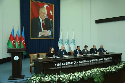 Gəncə şəhər İcra Hakimiyyətinin başçısı Elmar Vəliyev vətəndaş qəbulu keçirib