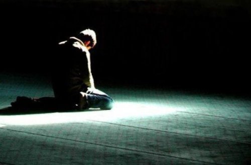 Rusiyada kafedə namaz qılan azərbaycanlı cəzalandırılıb