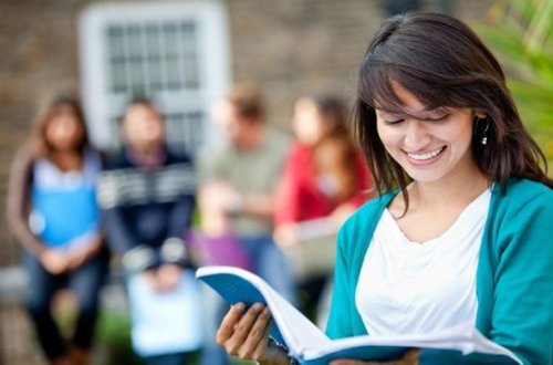 TƏLƏBƏ QIZLAR DAHA ÇOX KOLLECLƏRDƏ, YOXSA ALI MƏKTƏBLƏRDƏ OXUYUR?