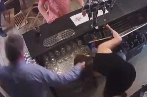 ARVADINI DÖYDÜ, SONRA VIDEONU FACEBOOK-DA PAYLAŞDI - VİDEO