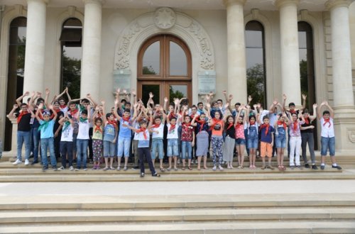 Nəsimi rayon məktəblilərinin yay tətili günləri maraqlı və yaddaqalan keçir