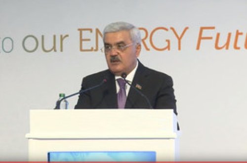 Rövnəq Abdullayev: 