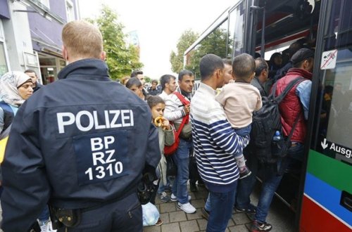 19 il Almaniyada yaşayan azərbaycanlı ailə deportasiya edildi - Saxta sənəd