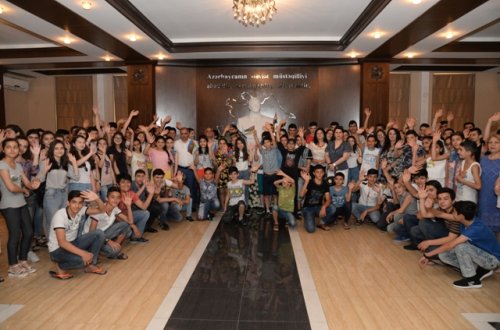 Nəsimi rayon məktəbliləri üçün “Gənc İlhamçılar” yay istirahət düşərgəsi  təşkil edilib