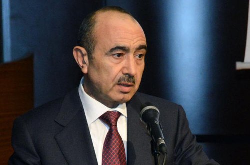 Əli Həsənov: “İlham Əliyev səhərə qədər Türkiyənin qanuni seçilmiş hakimiyyətinə necə yardım edəcəyini fikirləşdi, düşündü və müvafiq tapşırıqlarını verdi”