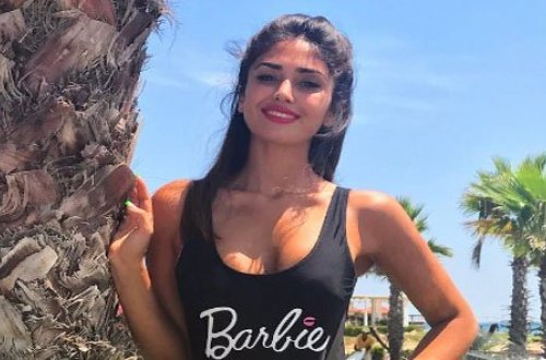 Azərbaycanlı aktrisa çimərlik geyimində (FOTO)