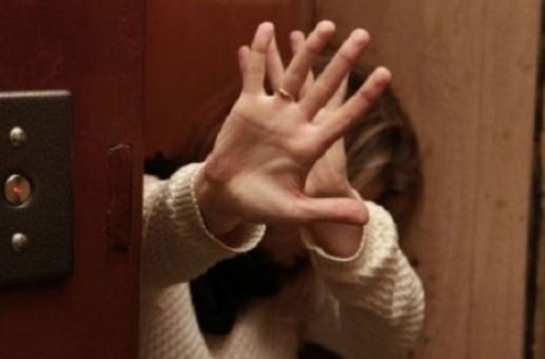 Zorakılığa məruz qalan qadınların əksəriyyəti qeyri-rəsmi nikahda olanlardır- HESABAT