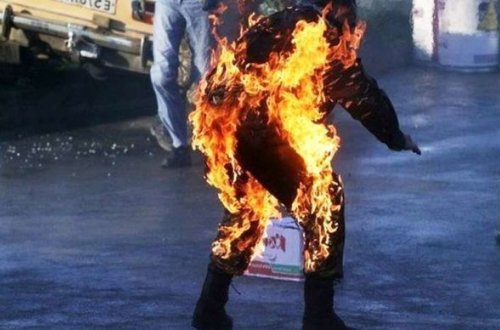 Gəncə şəhər sakini özünü yandırıb