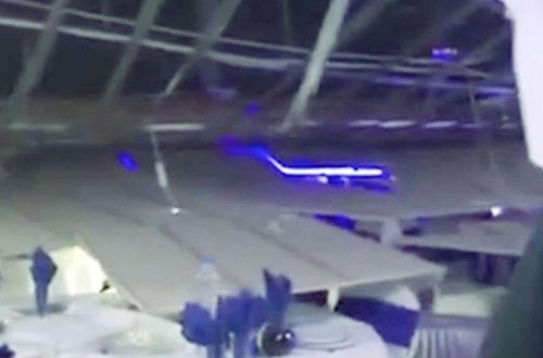 Toy mərasimi zamanı tavan uçdu: yaralılar var - VİDEO