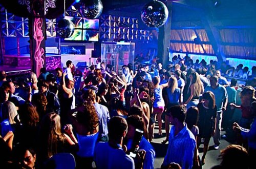 “Ərim məni əxlaqsızlıq yuvalarına aparırdı...”