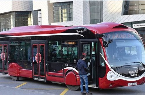 Qadın qızılla dolu oyuncağını avtobusda unutdu – BAKIDA