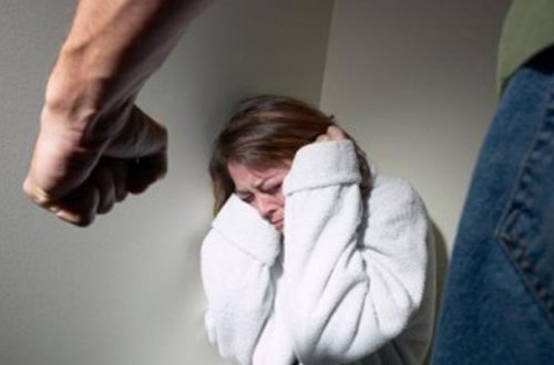 Bakıda 91 yaşlı kişi arvadını döydü