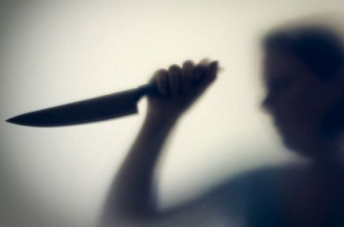 Bakıda qayınana kürəkənini bıçaqladı