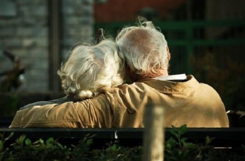 Azərbaycanda kişilər qadınlarla müqayisədə az yaşayır – STATİSTİKA