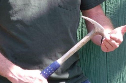 Bərdədə kişi övladlarına çəkiclə ağır xəsarət yetirib, arvadını və özünü öldürüb - TƏFƏRRÜAT - YENİLƏNİB