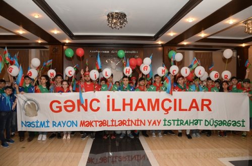 Nəsimi rayonunun “Gənc İlhamçılar”ı  Şəki şəhərinə istirahətə yola düşdülər