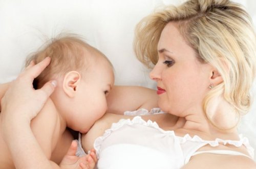 Bakıda ana körpəsini əmizdirərkən öldü