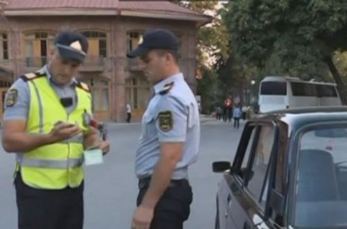 Yol polisləri digər polisləri reyddə saxlayıb xəbərdarlıq etdilər - VİDEO