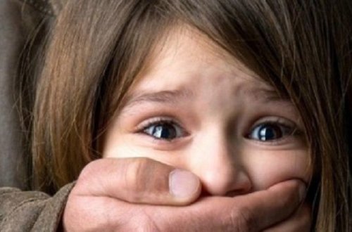 Azərbaycanda ögey atanın zorladığı uşaqların ifadələri – TƏFƏRRÜAT