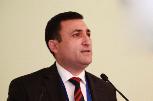 Rektor öz qızı, bacısı oğlu və digər qohumlarının adlarına yüksək maaş yazdırır — Mustafa Babanlı məhkəməyə verildi