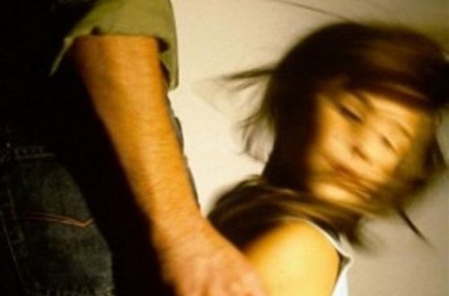 Ögey qızını döyərək öldürən 