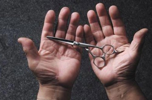 Bakıda ruhi xəstəxanada qanlı hadisə: qayçı ilə...