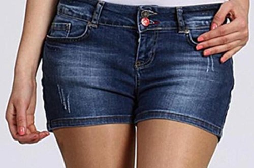 Eyvanda yatan qızı görən kişi özünü biabır etdi - VİDEO