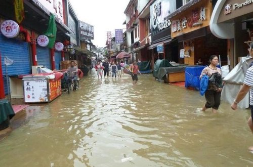 Çində leysan yağışlar nəticəsində 10 nəfər öldü, 4 nəfər itkin düşdü