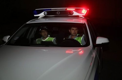 Bakıda yol polisi xəstə sərnişini ölümdən xilas etdi – FOTO