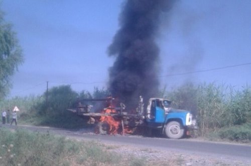 Ağdaşda yol qəzasında iki avtomobil yandı – FOTO