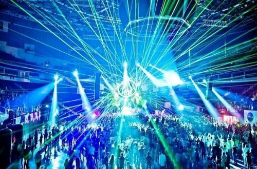 Festivalda doğulan uşağa ömürlük pulsuz bilet verilib