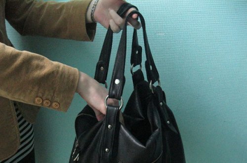 Bakıda əcnəbinin evini soyan qadın saxlanılıb