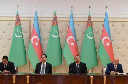 Azərbaycan-Türkmənistan sənədləri imzalanıb