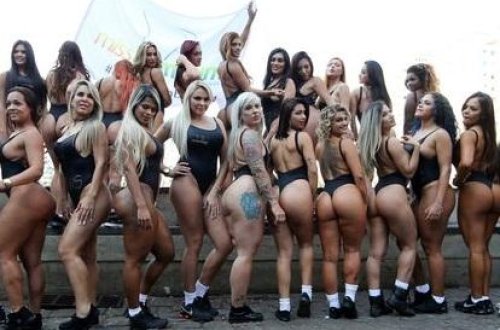 “Miss Bum Bum” gözəlləri küçələrə axın etdilər - hərəkət dayandı+video