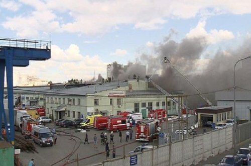 Moskvanın mərkəzində ticarət mərkəzi yanıb