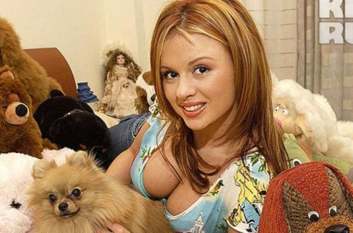Vannada çəkdirdiyi lüt fotosunu paylaşdı