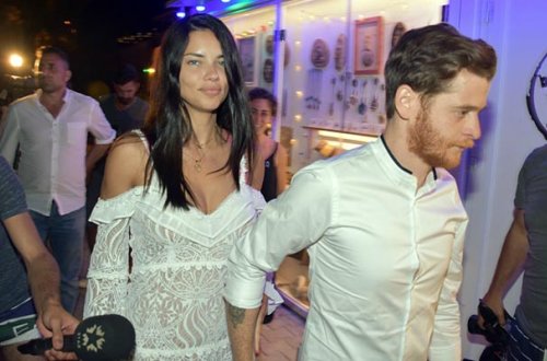 “Sevgilim dediyiniz şəxs “mavi”dir” - Adriana Lima