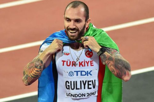 Qələbəni Azərbaycan bayrağı ilə qeyd etdi - Foto+VIDEO