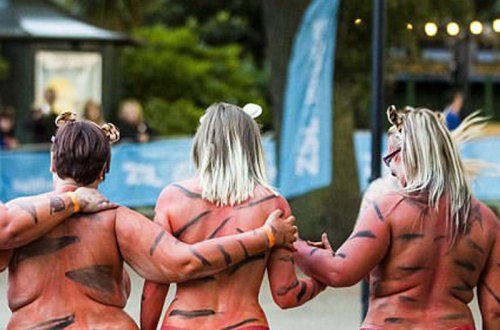 Pələnglər üçün soyunub qaçdılar - FOTO