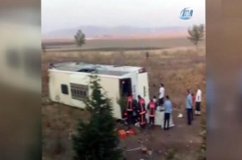 Türkiyədə sərnişin avtobusu aşdı: 5 ölü, 18 yaralı - FOTO