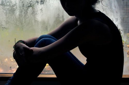 5 yaşlı qıza təcavüz edəni krandan asdılar - FOTO