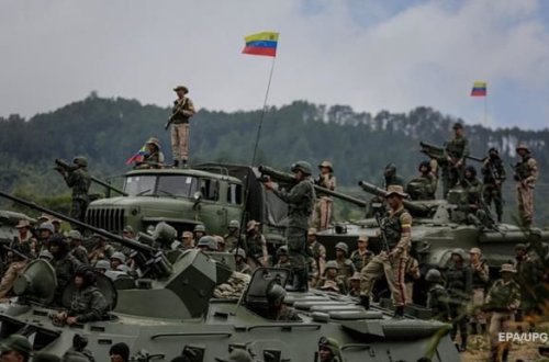 ABŞ Venesuelanı diktaturanı devirməklə hədələdi