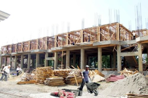 Azərbaycanda ev tikintisi bahalaşıb - Rəsmi rəqəmlər