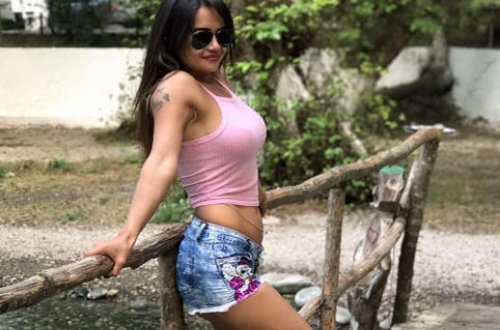 Naz çılpaq fotosunu paylaşıb, namusdan danışdı - FOTO