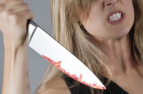 Bakıda qadın qadını bıçaqladı