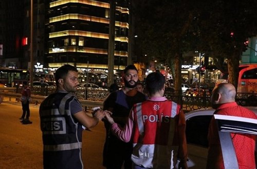 İstanbulda 5 min polis səfərbər oldu - Fotolar