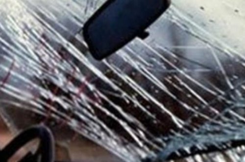 Rusiya səfirliyinin avtomobili qəzaya düşdü