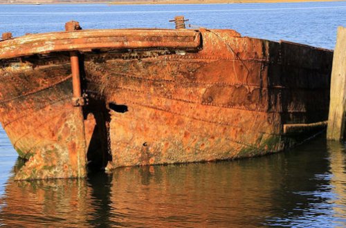 Yaponiyada yük gəmisi batdı, itkin düşənlər var